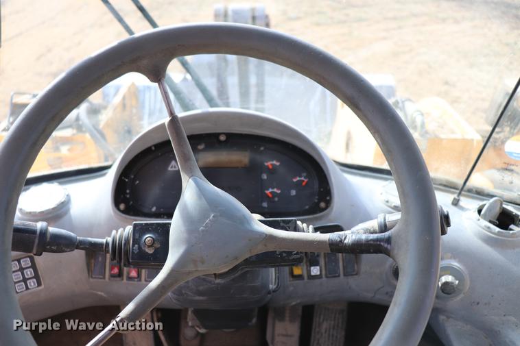 image for item EC9449 2004 Volvo L120E wheel loader