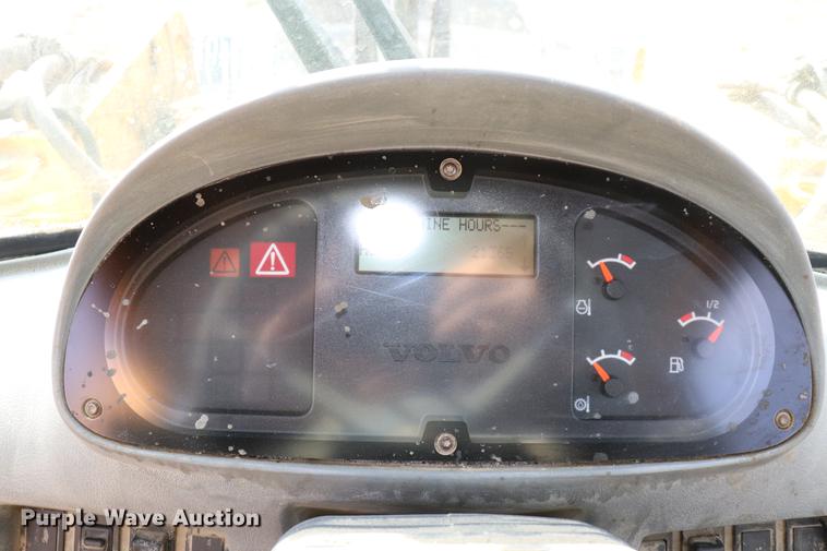 image for item EC9449 2004 Volvo L120E wheel loader