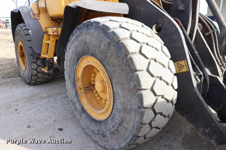 image for item EC9449 2004 Volvo L120E wheel loader