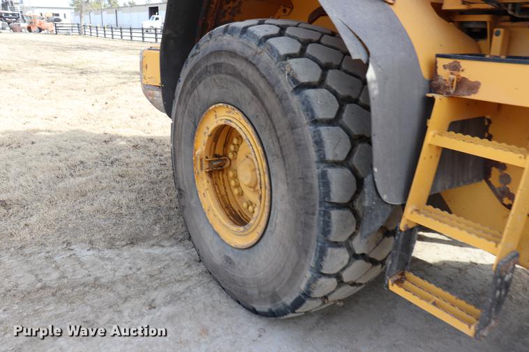 image for item EC9449 2004 Volvo L120E wheel loader