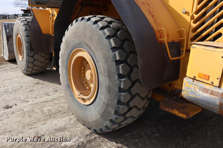 image for item EC9449 2004 Volvo L120E wheel loader