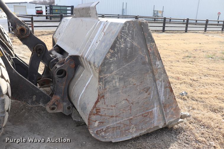 image for item EC9449 2004 Volvo L120E wheel loader