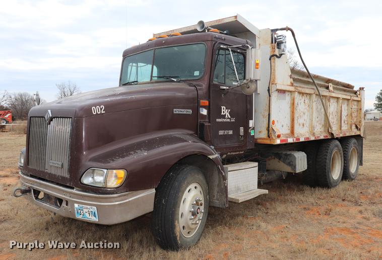 image for item EC9498 1999 International 9200 dump truck