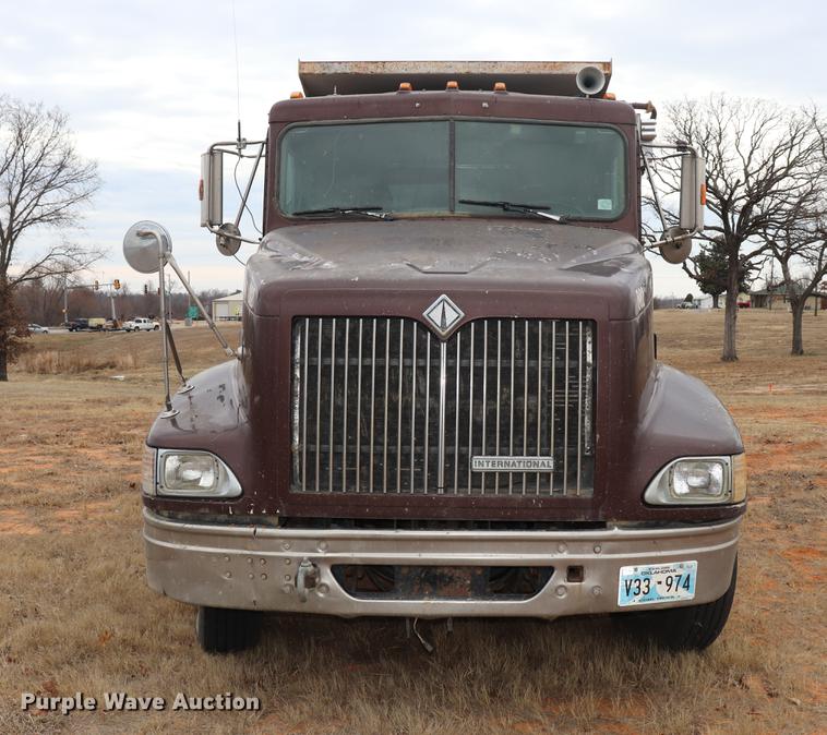 image for item EC9498 1999 International 9200 dump truck