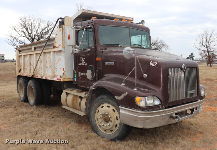 image for item EC9498 1999 International 9200 dump truck