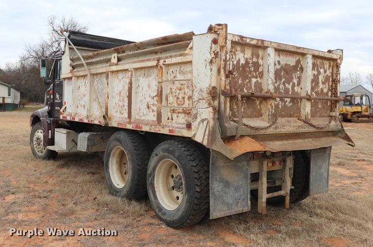 image for item EC9498 1999 International 9200 dump truck