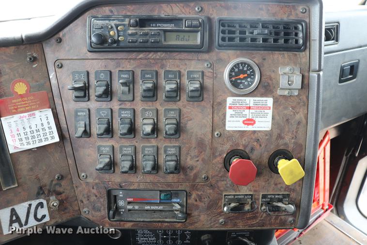 image for item EC9498 1999 International 9200 dump truck