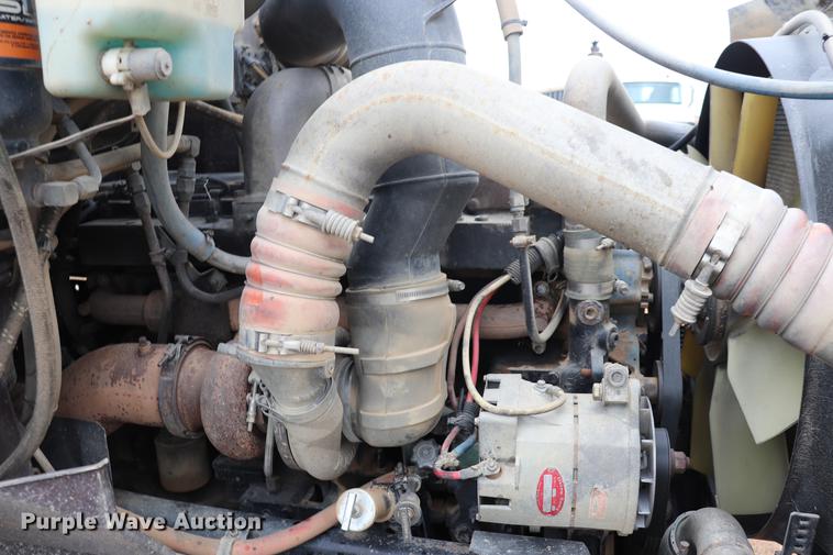 image for item EC9498 1999 International 9200 dump truck