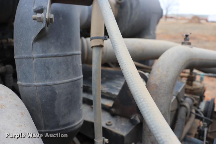 image for item EC9498 1999 International 9200 dump truck