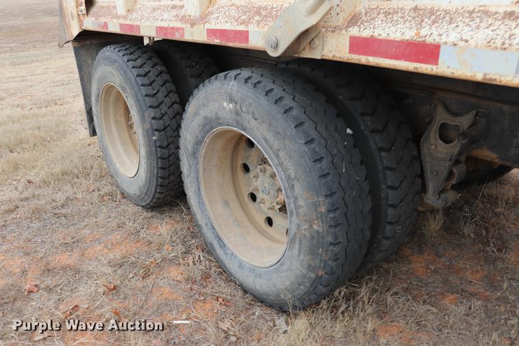 image for item EC9498 1999 International 9200 dump truck