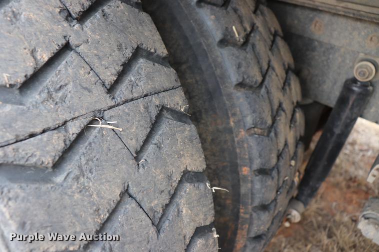 image for item EC9498 1999 International 9200 dump truck