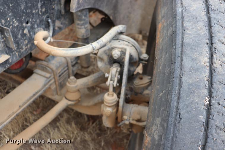 image for item EC9498 1999 International 9200 dump truck