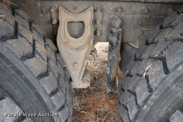 image for item EC9498 1999 International 9200 dump truck