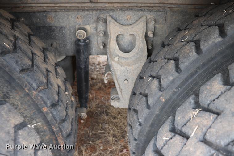 image for item EC9498 1999 International 9200 dump truck