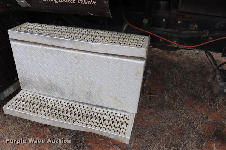 image for item EC9498 1999 International 9200 dump truck