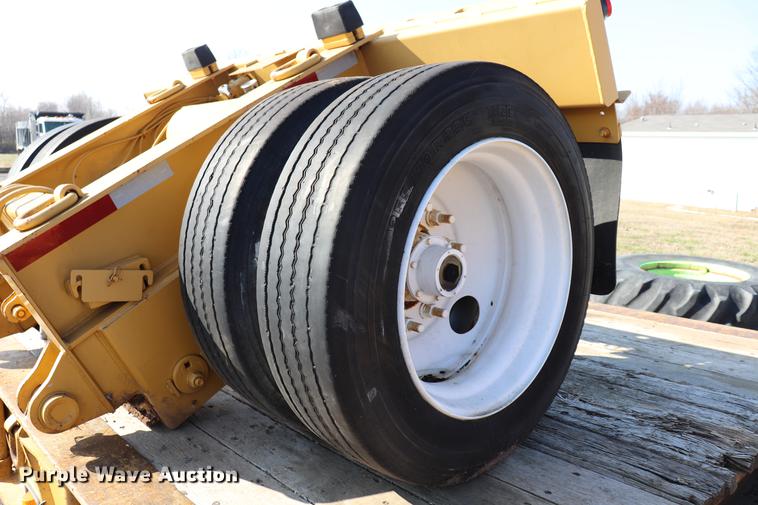 image for item EJ9794 1997 Load King low boy equipment trailer