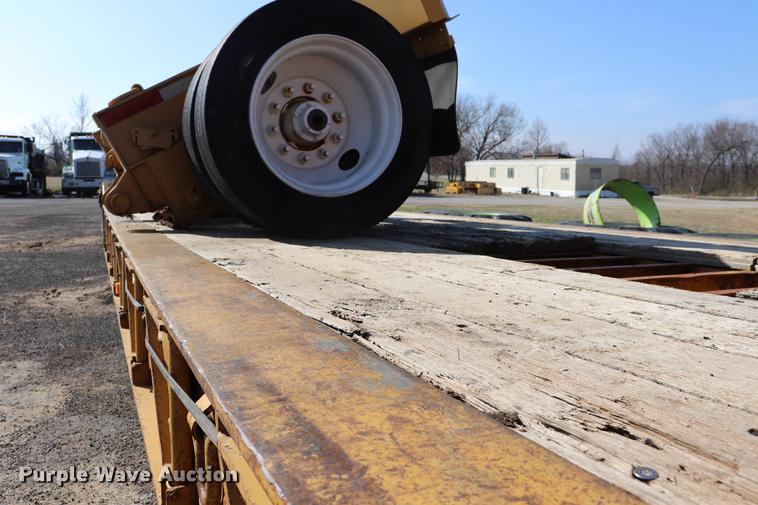 image for item EJ9794 1997 Load King low boy equipment trailer