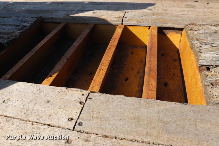 image for item EJ9794 1997 Load King low boy equipment trailer