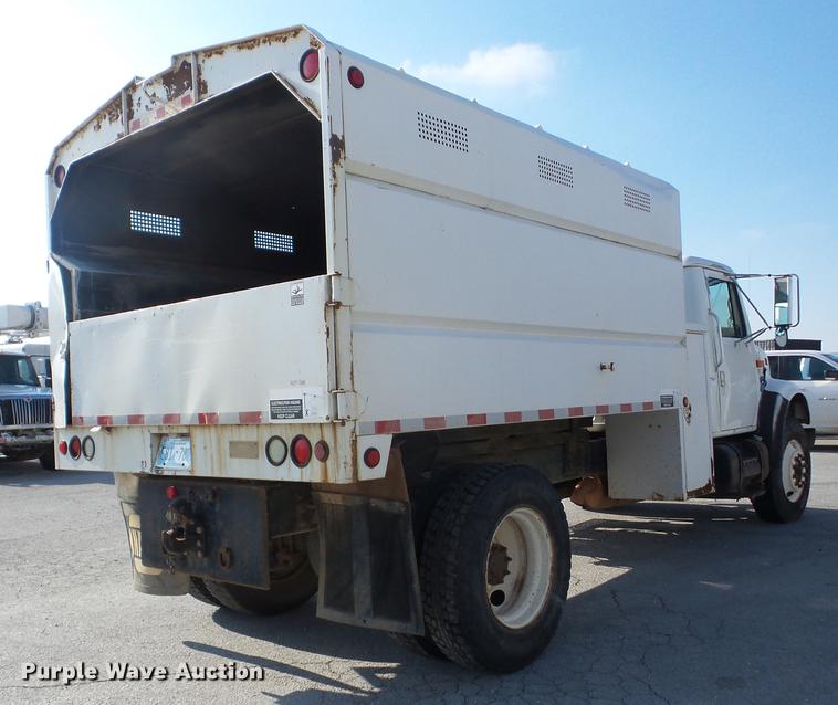image for item K6287 1998 International 4700 chipper truck