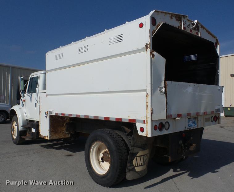 image for item K6287 1998 International 4700 chipper truck