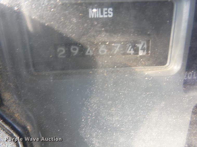 image for item K6287 1998 International 4700 chipper truck