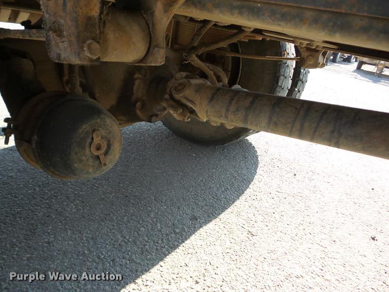 image for item K6287 1998 International 4700 chipper truck