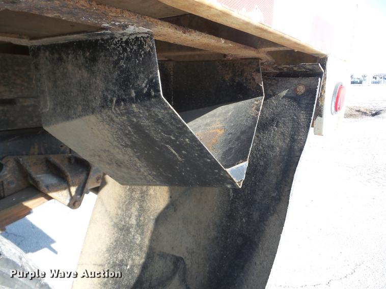 image for item K6287 1998 International 4700 chipper truck