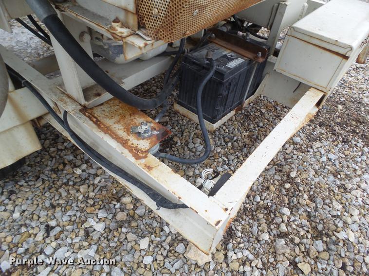 image for item L5660 Finn Corporation B250 straw blower