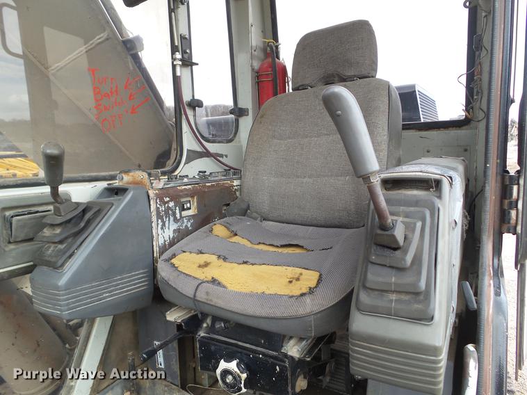 image for item L5665 1993 Case 9030 excavator