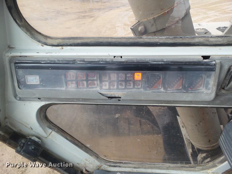 image for item L5665 1993 Case 9030 excavator