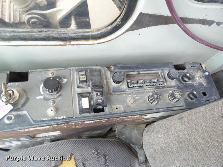 image for item L5665 1993 Case 9030 excavator