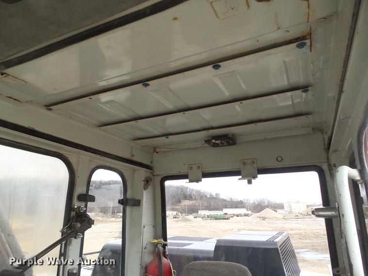 image for item L5665 1993 Case 9030 excavator