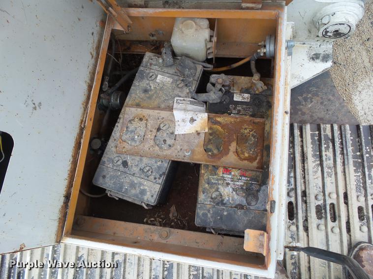 image for item L5665 1993 Case 9030 excavator