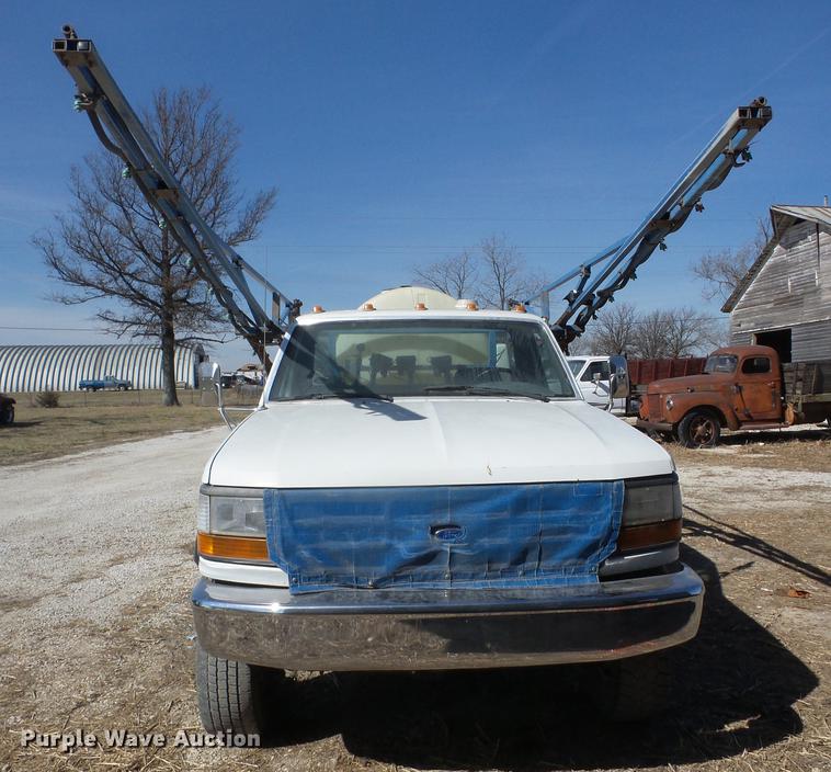 image for item AY9578 1992 Ford F350 applicator truck