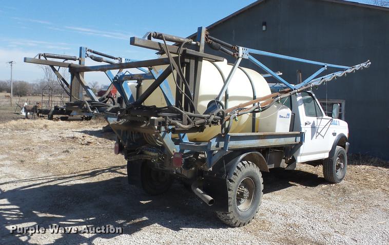 image for item AY9578 1992 Ford F350 applicator truck