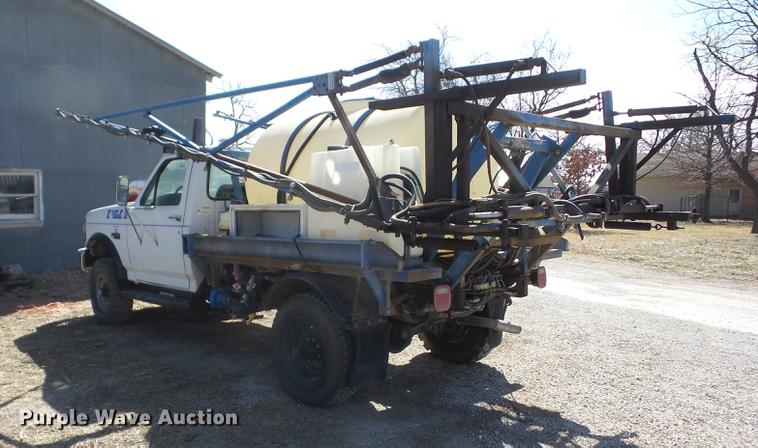 image for item AY9578 1992 Ford F350 applicator truck