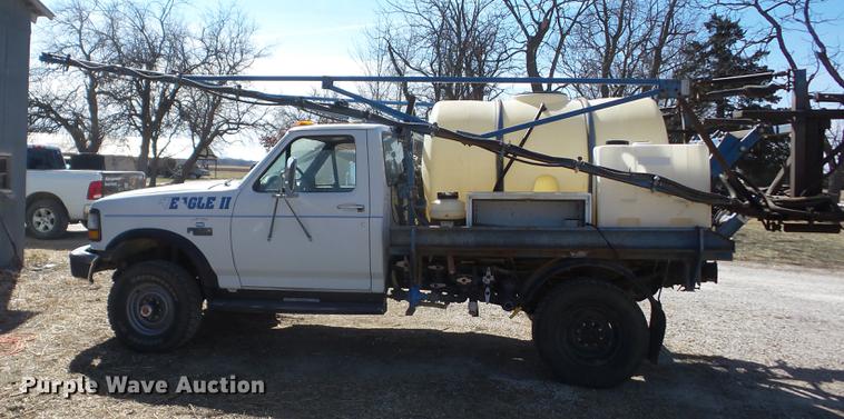 image for item AY9578 1992 Ford F350 applicator truck