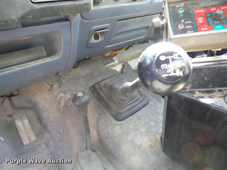 image for item AY9578 1992 Ford F350 applicator truck