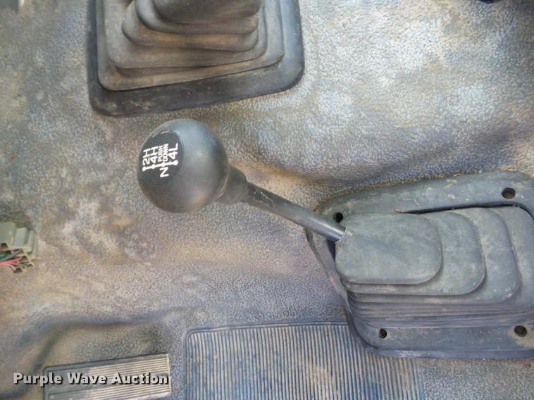 image for item AY9578 1992 Ford F350 applicator truck