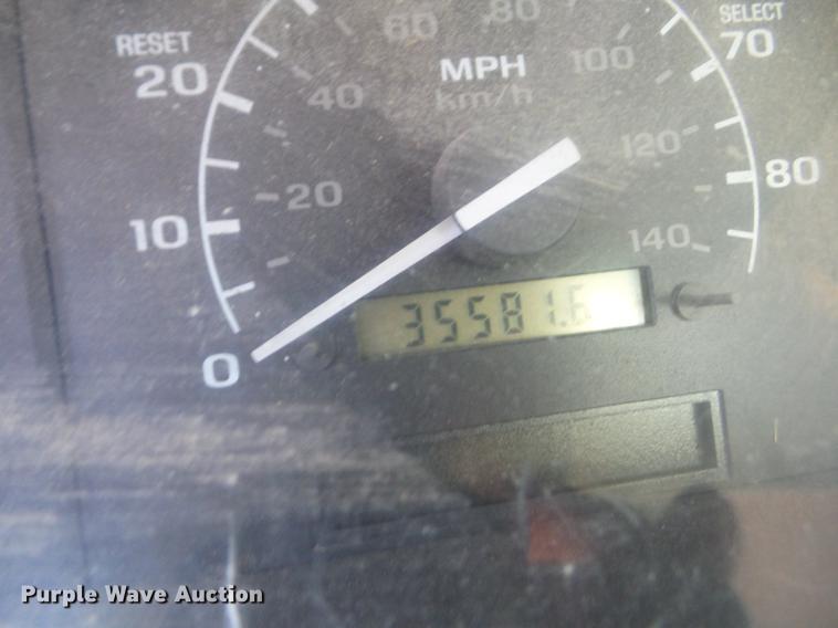 image for item AY9578 1992 Ford F350 applicator truck