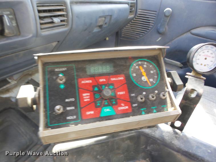 image for item AY9578 1992 Ford F350 applicator truck