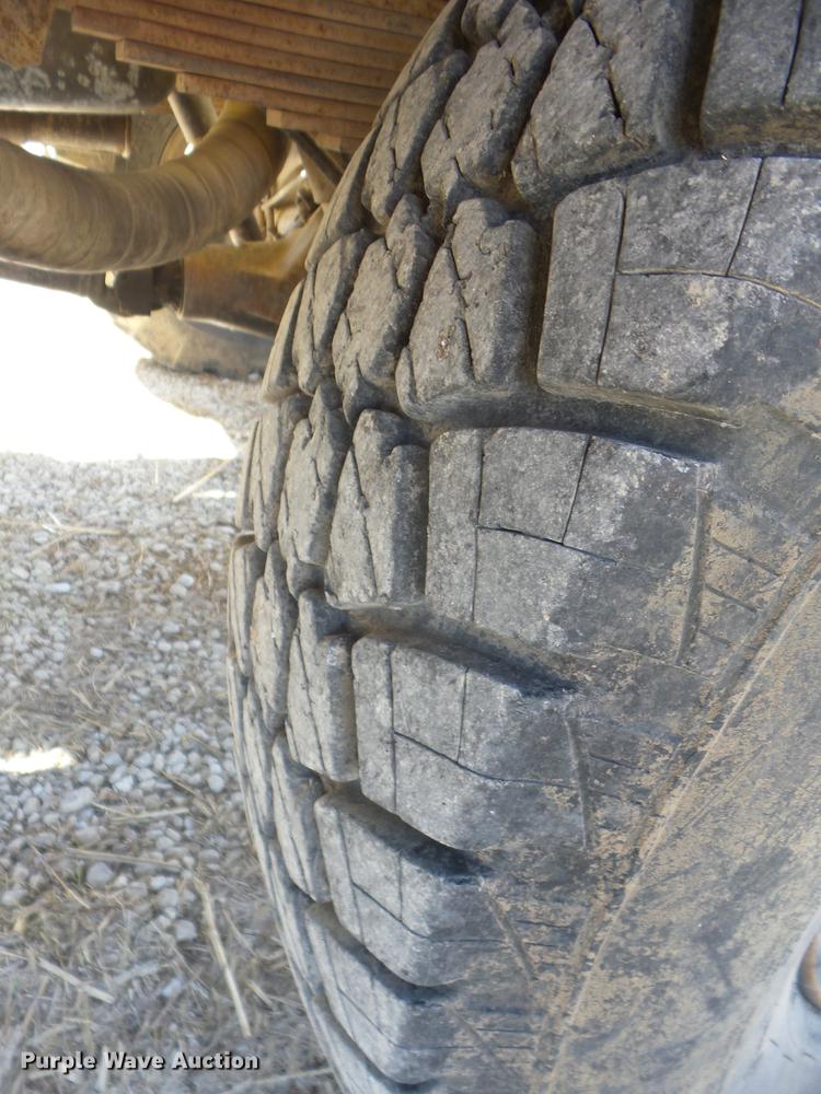 image for item AY9578 1992 Ford F350 applicator truck