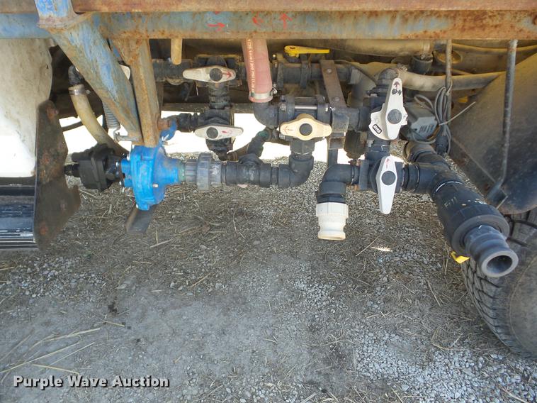 image for item AY9578 1992 Ford F350 applicator truck