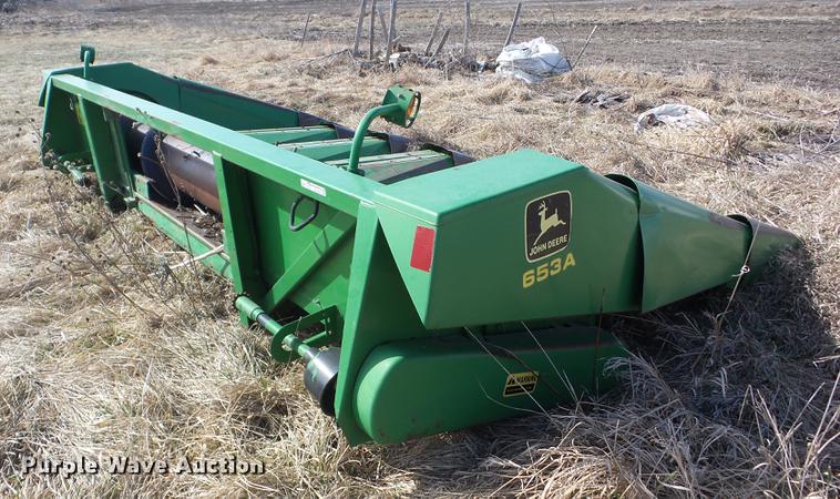 image for item AY9579 John Deere 653A row crop head