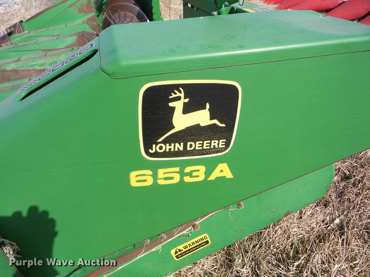 image for item AY9579 John Deere 653A row crop head