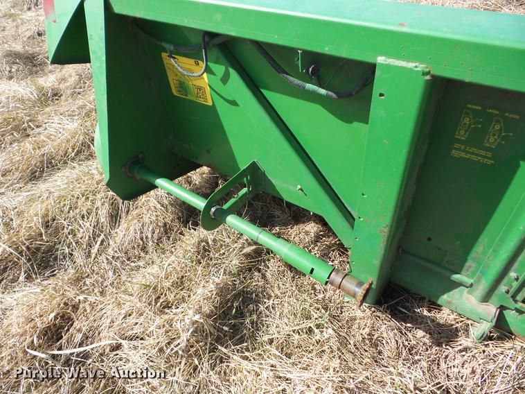 image for item AY9579 John Deere 653A row crop head