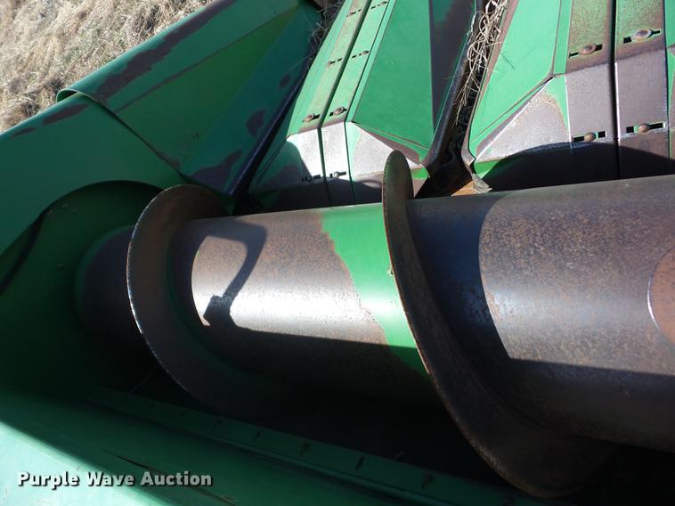 image for item AY9579 John Deere 653A row crop head