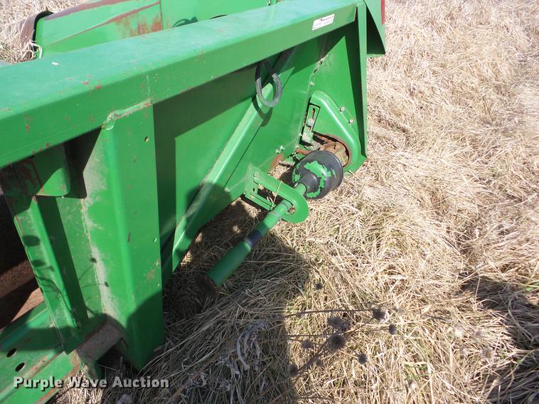 image for item AY9579 John Deere 653A row crop head