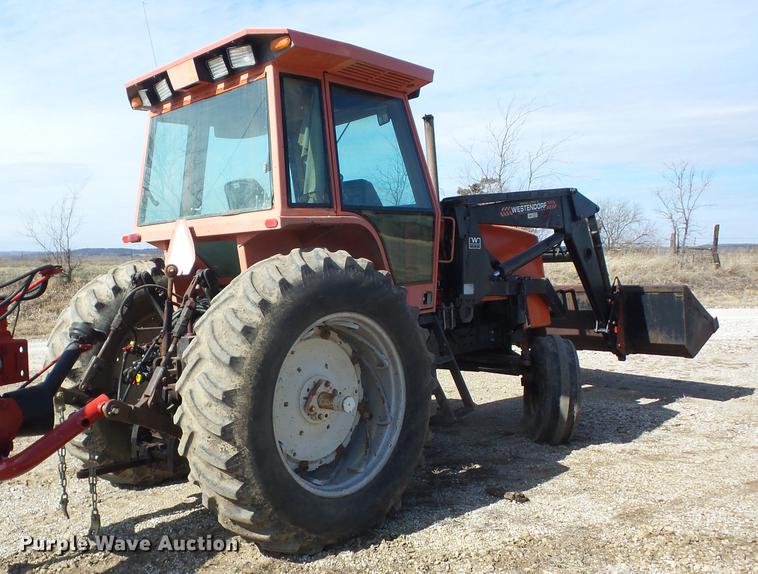 image for item AY9587 1983 Allis Chalmers 8010 tractor