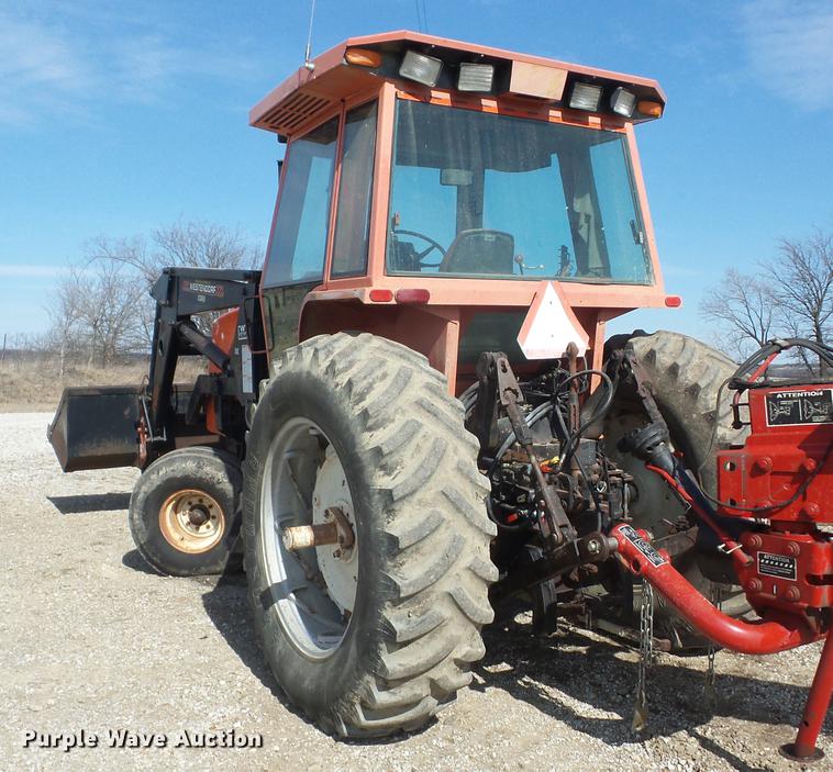 image for item AY9587 1983 Allis Chalmers 8010 tractor